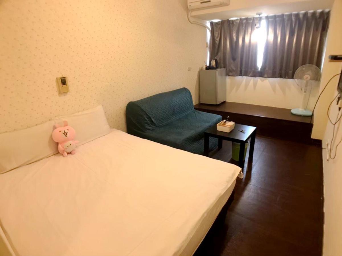 Happines Trip Inn Đài Trung Ngoại thất bức ảnh