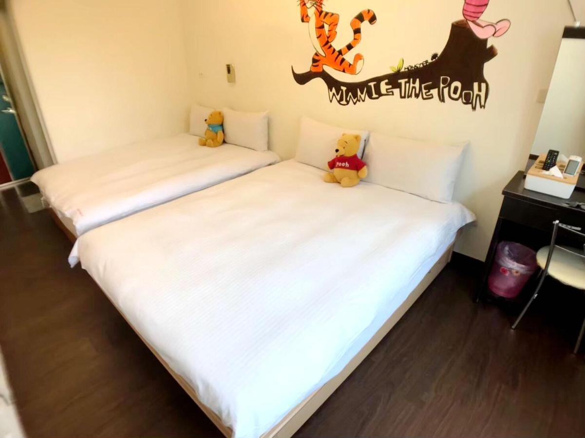 Happines Trip Inn Đài Trung Ngoại thất bức ảnh